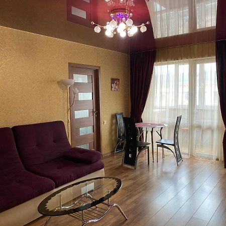 New Apartments With Panoramic Views On Avenue Nauky Charkiv Exteriör bild