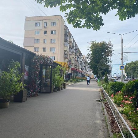 New Apartments With Panoramic Views On Avenue Nauky Charkiv Exteriör bild