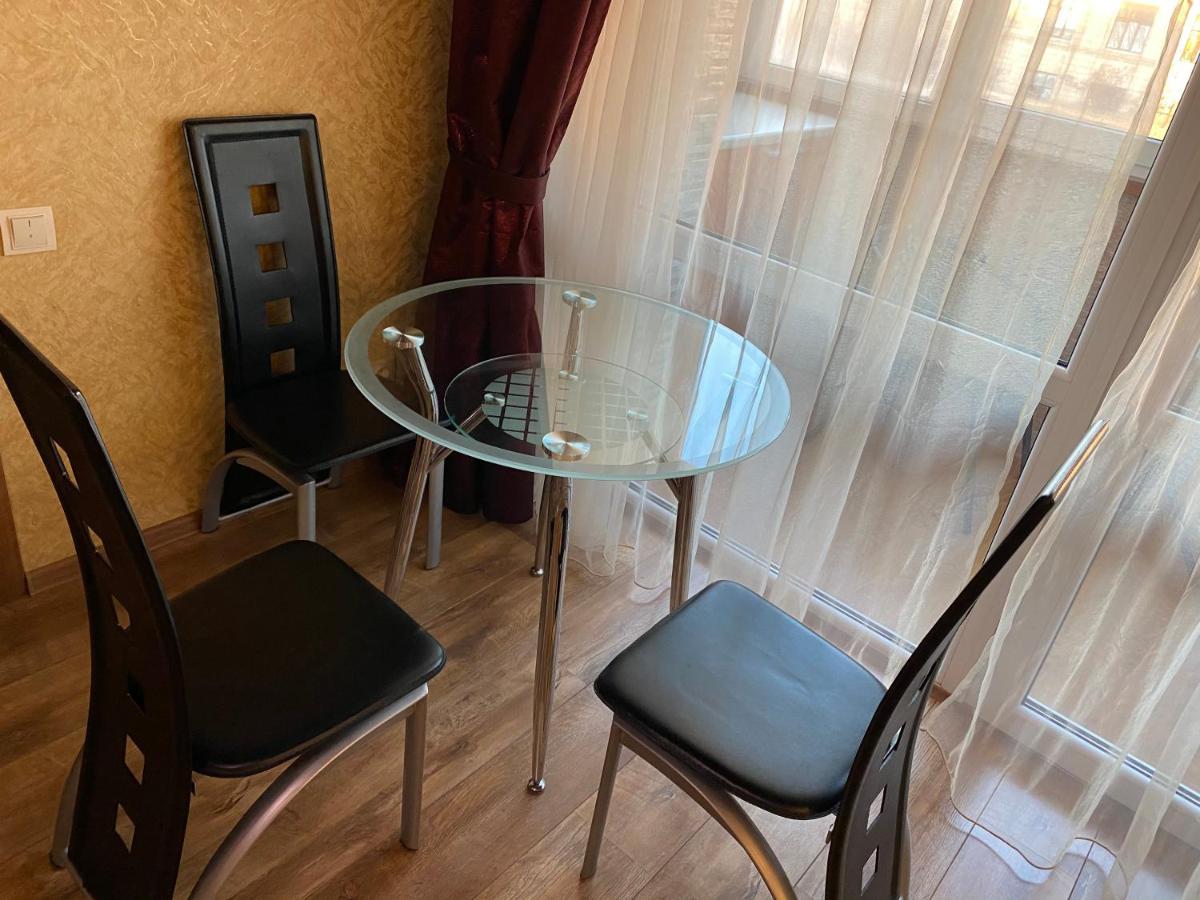 New Apartments With Panoramic Views On Avenue Nauky Charkiv Exteriör bild